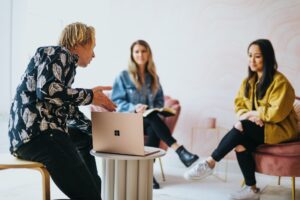 Co obnáší práce specialisty online marketingu v Brasty?